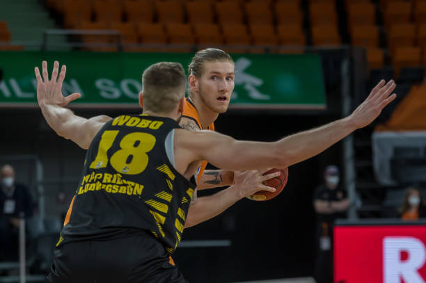 格的整体战 格的整体战